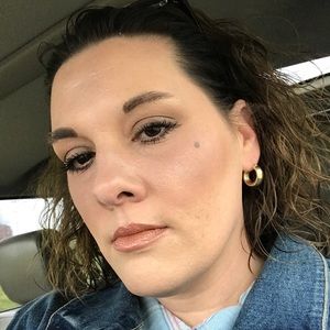 Meet your Posher, Gina